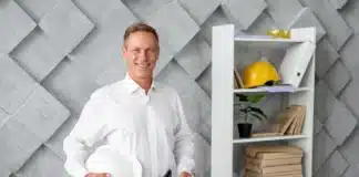 I Let Her Think I Was the Building Manager — Then I Was Out